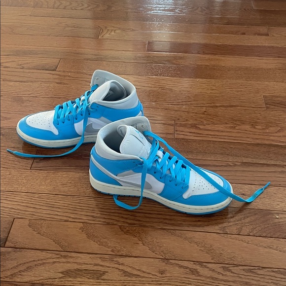 Nike Light Blue Jordan’s - Picture 2 of 13